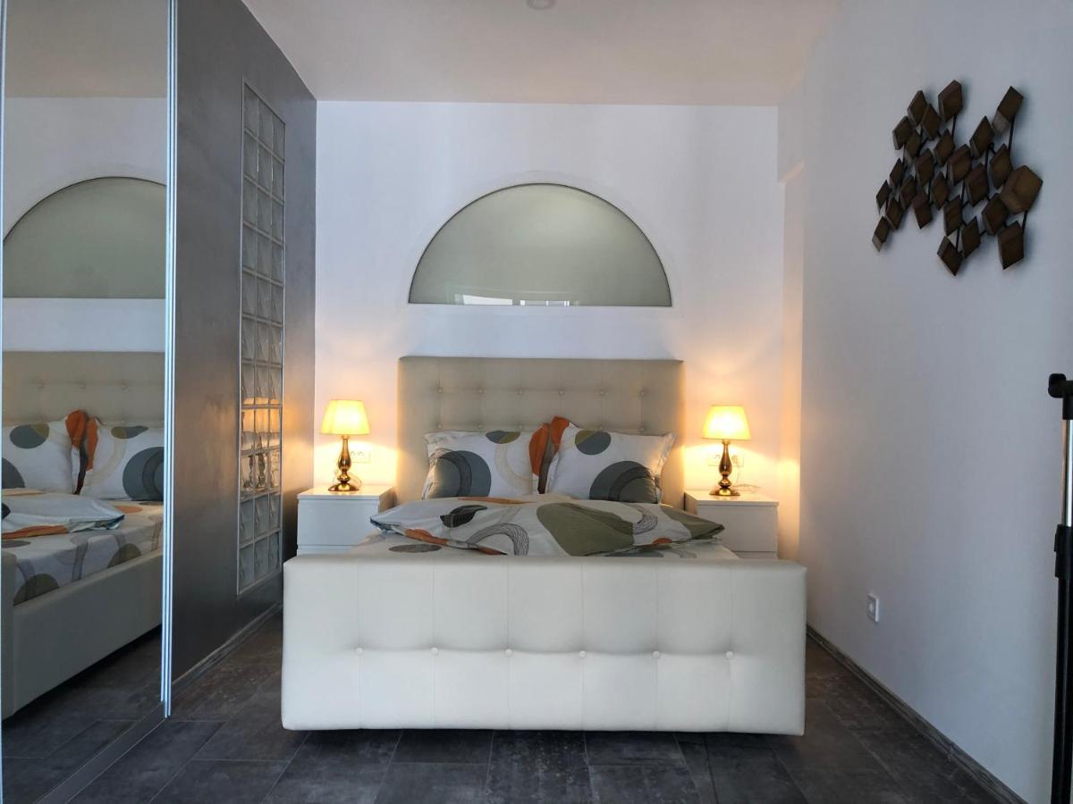 Luxury Westpark 2 Residence Lake View W6 Bukarest Exterior foto