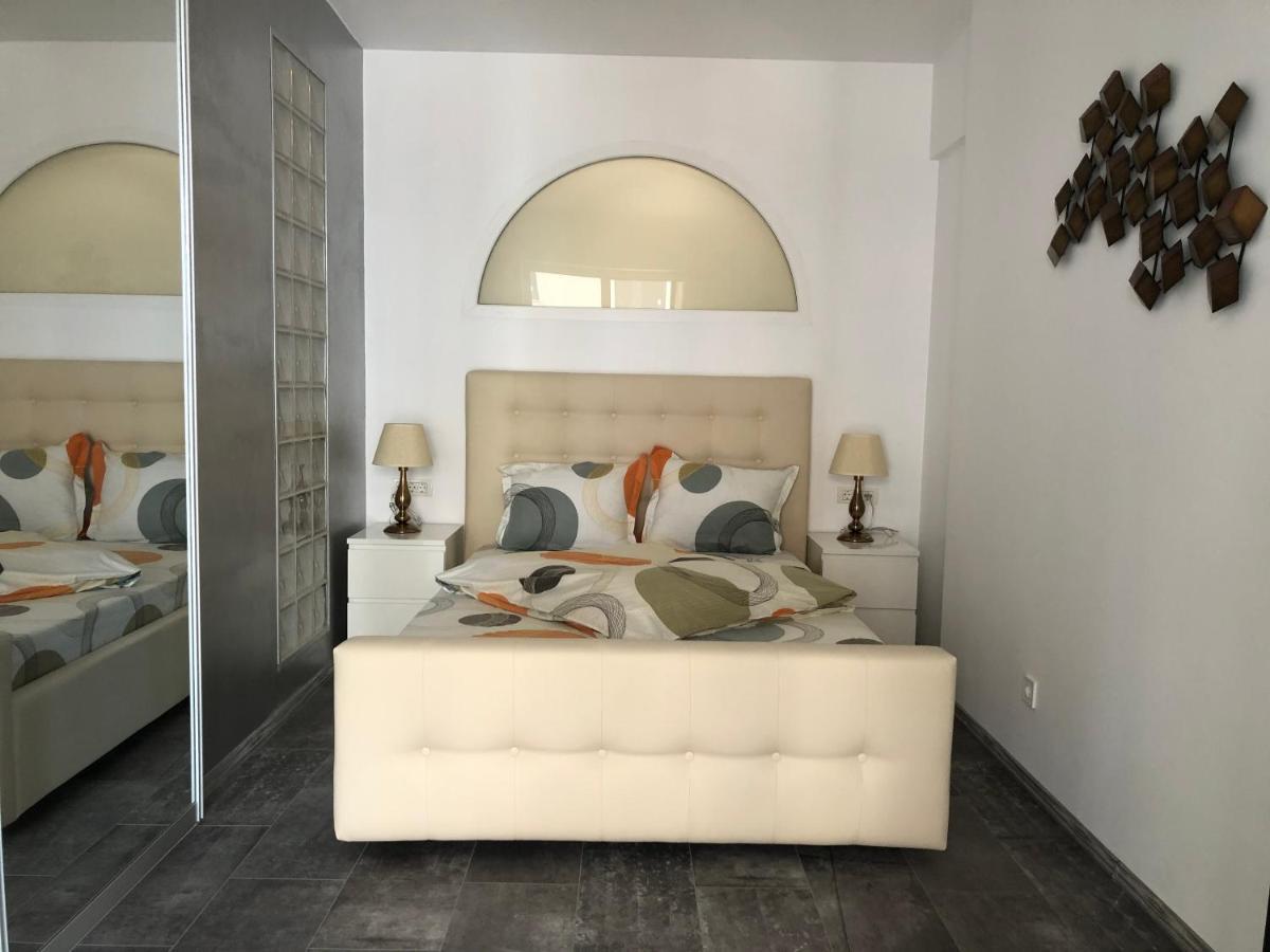 Luxury Westpark 2 Residence Lake View W6 Bukarest Exterior foto